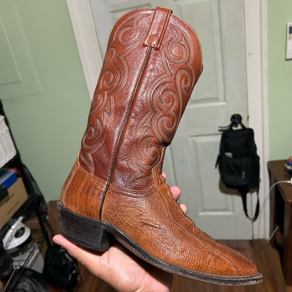 SOLD

Dan Post Ostrich leg Cowboy Boots